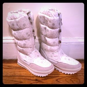 Snow boots!!